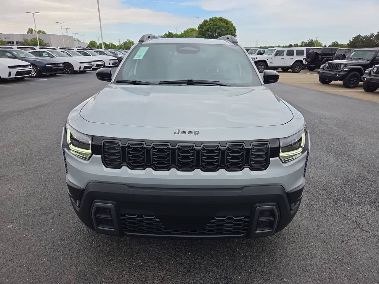 2026 Jeep Cherokee - Image 2