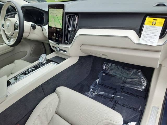 2026 Volvo XC60 - Image 29