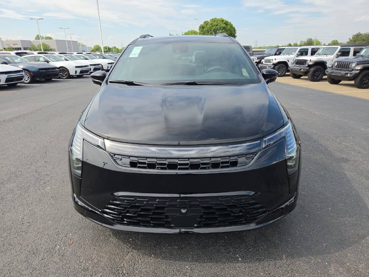 2027 Chrysler Pacifica - Image 2