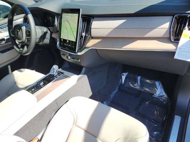 2026 Volvo XC90 - Image 30