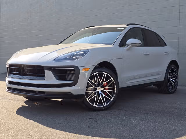 2026 Porsche Macan - Image 2