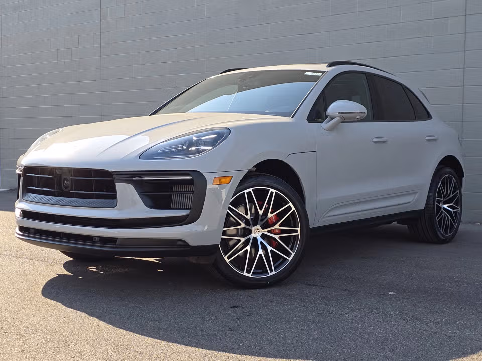 2026 Porsche Macan - Image 3