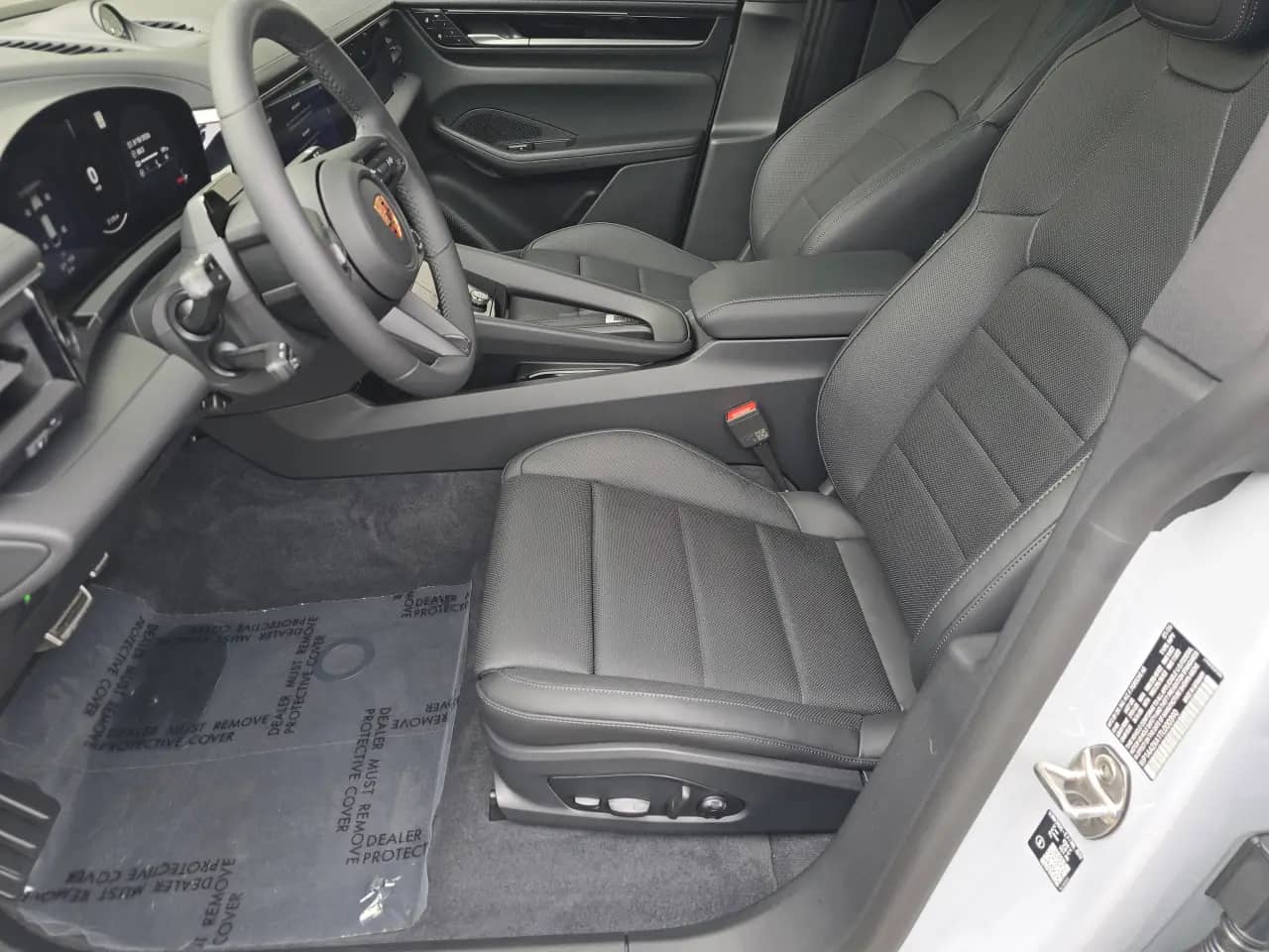 2026 Porsche Macan - Image 40