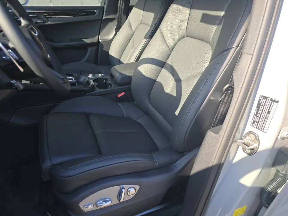 2026 Porsche Macan - Image 39