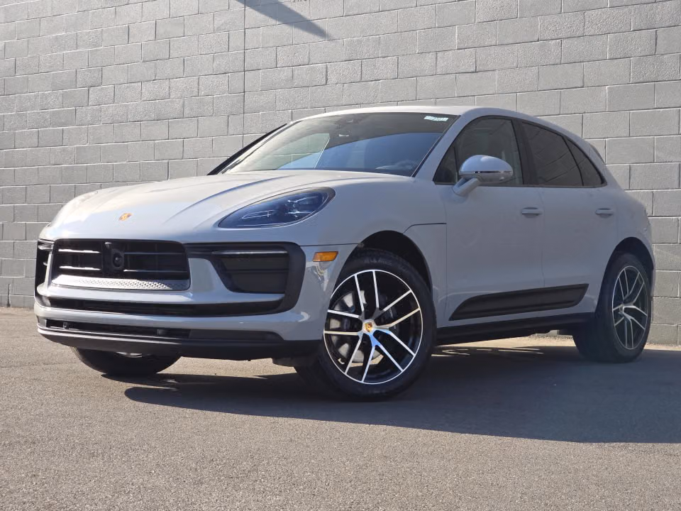 2026 Porsche Macan - Image 3