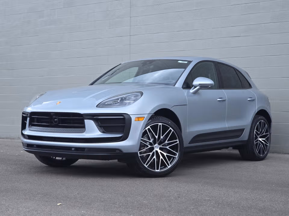 2026 Porsche Macan - Image 3