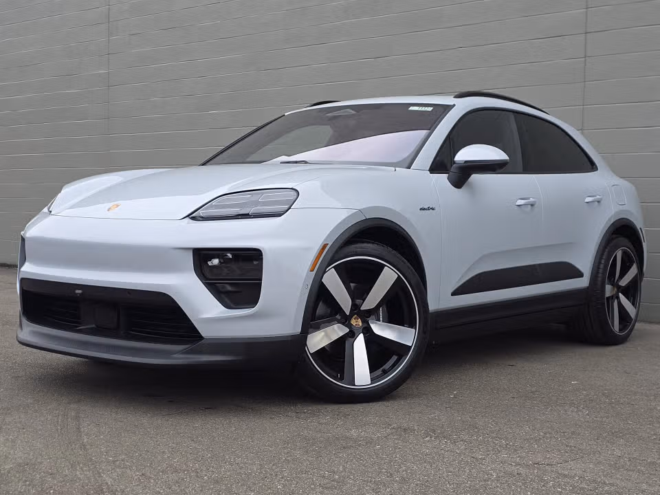2026 Porsche Macan - Image 3