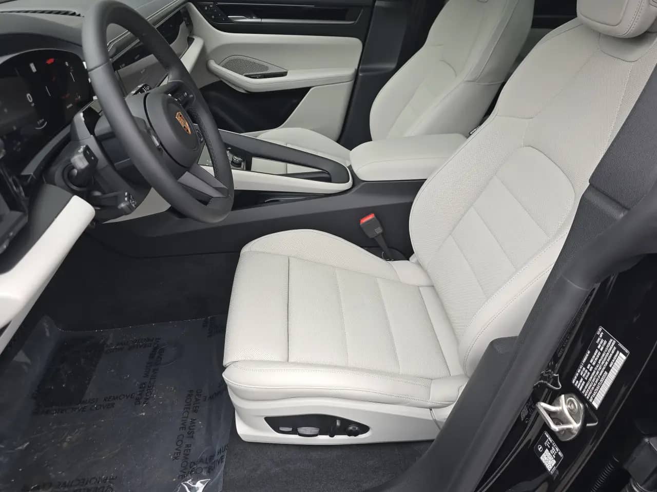 2026 Porsche Macan - Image 40