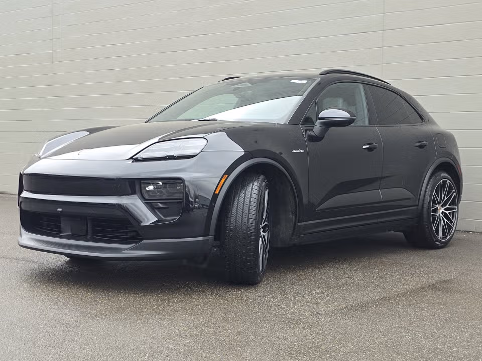 2026 Porsche Macan - Image 3