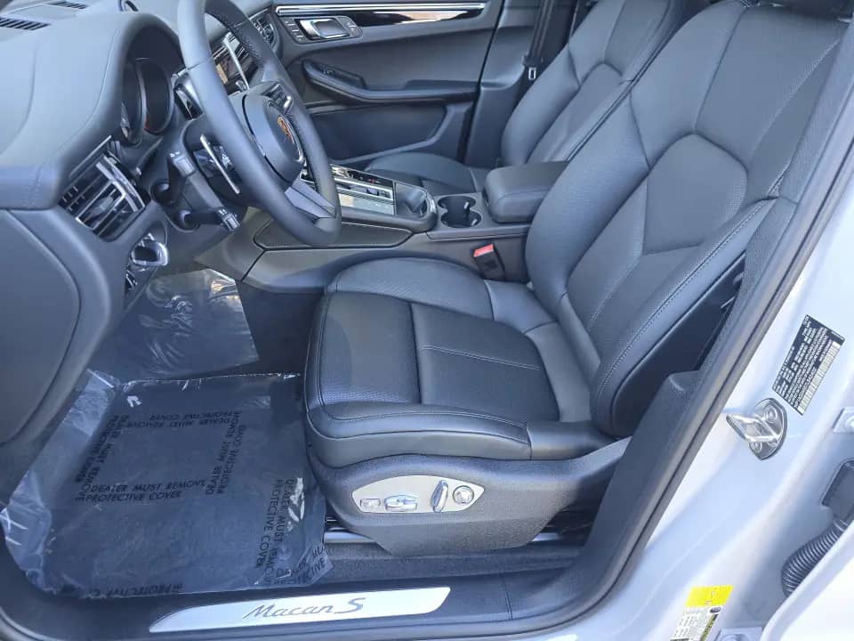 2026 Porsche Macan - Image 39
