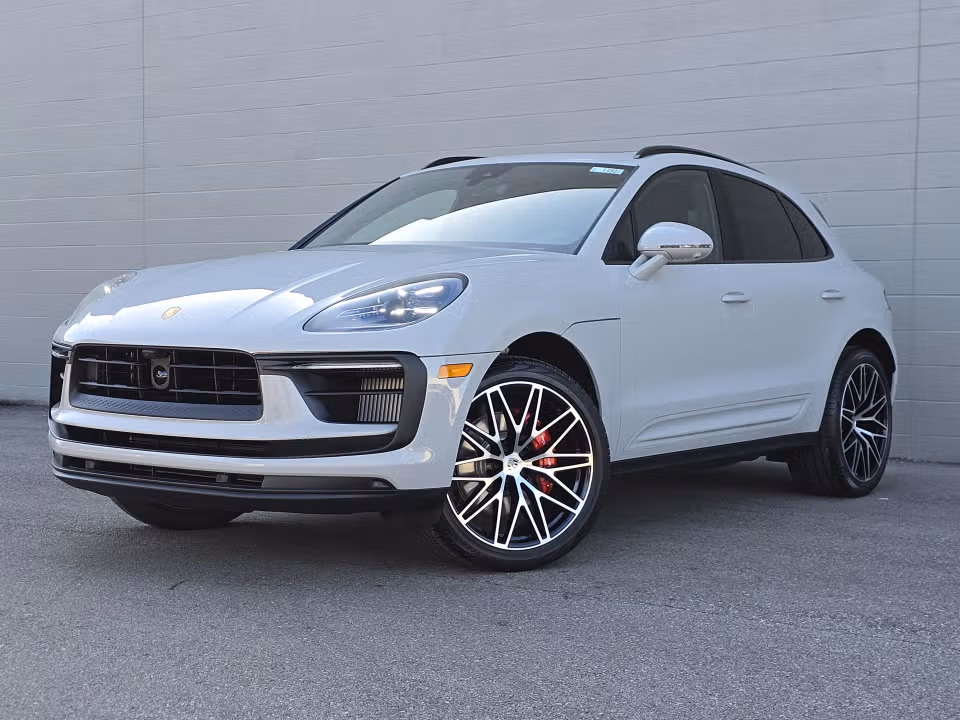 2026 Porsche Macan - Image 3