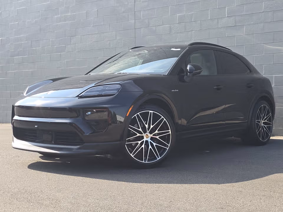 2026 Porsche Macan - Image 3