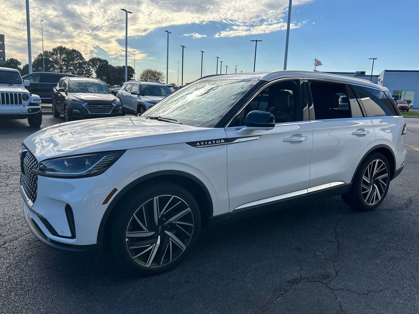 2026 Lincoln Aviator - Image 3