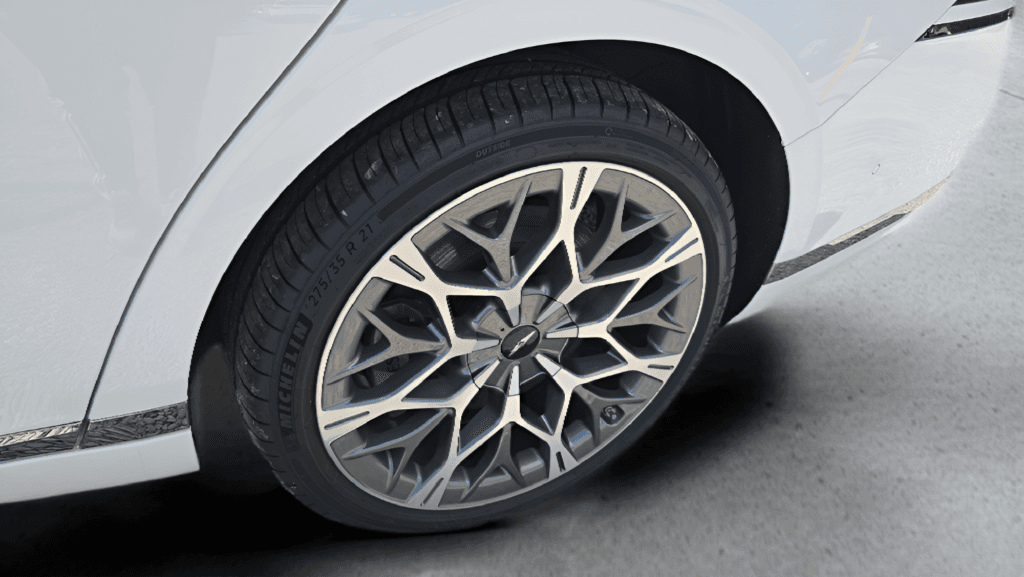 2026 GENESIS G90 - Image 27