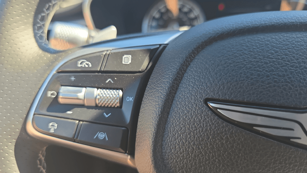 2026 GENESIS G70 - Image 28