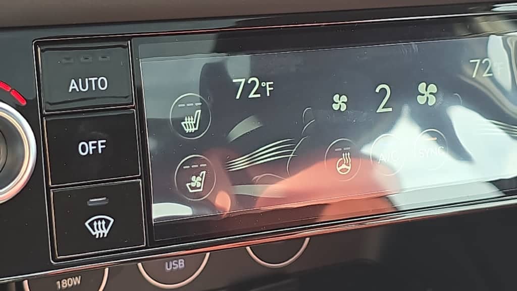 2026 GENESIS G70 - Image 29