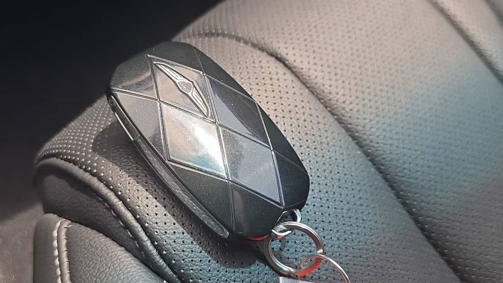 2026 GENESIS GV80 - Image 30
