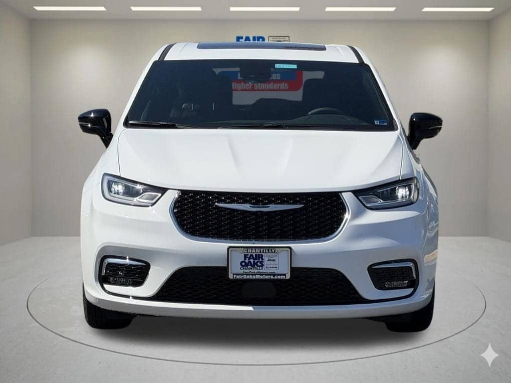 2026 Chrysler Pacifica - Image 3