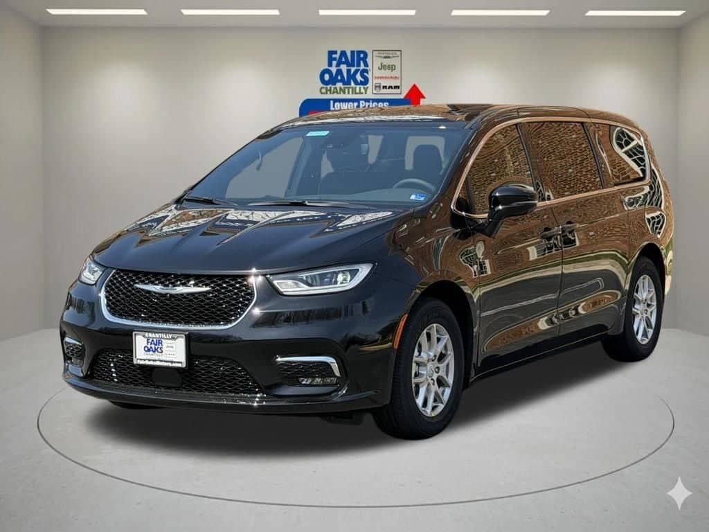 2026 Chrysler Pacifica - Image 2
