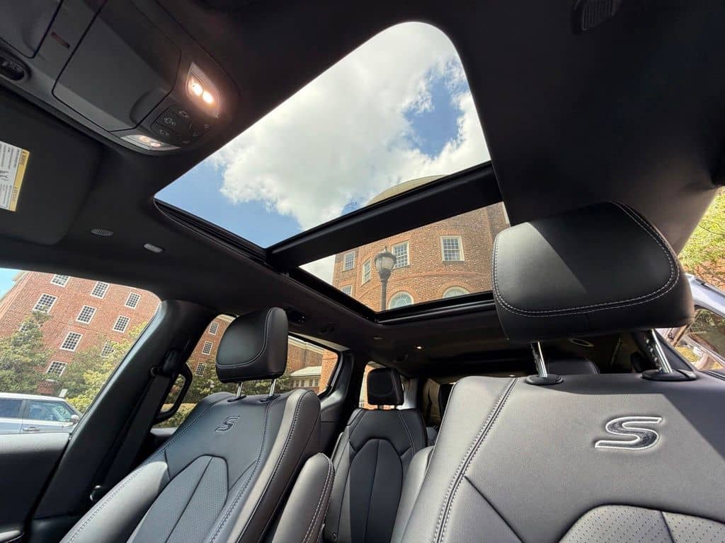 2026 Chrysler Pacifica - Image 32