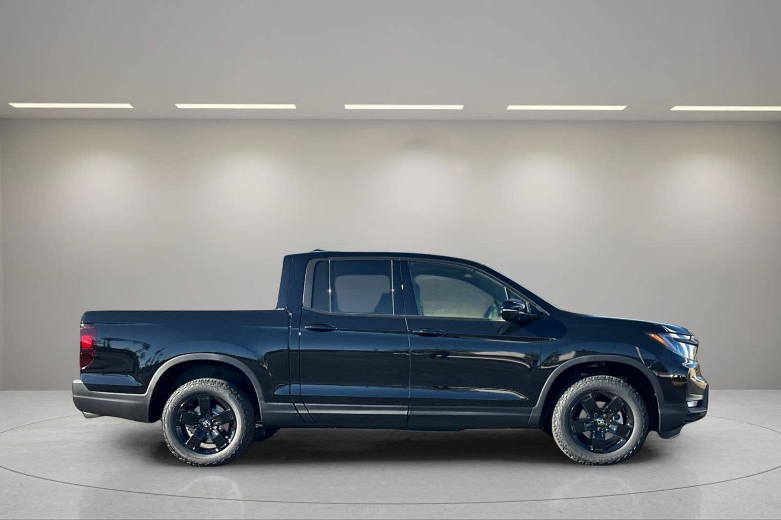 2026 Honda Ridgeline - Image 2
