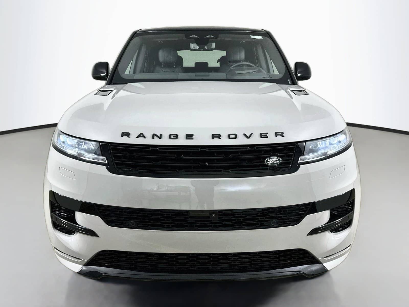 2027 Land Rover Range Rover Sport - Image 2