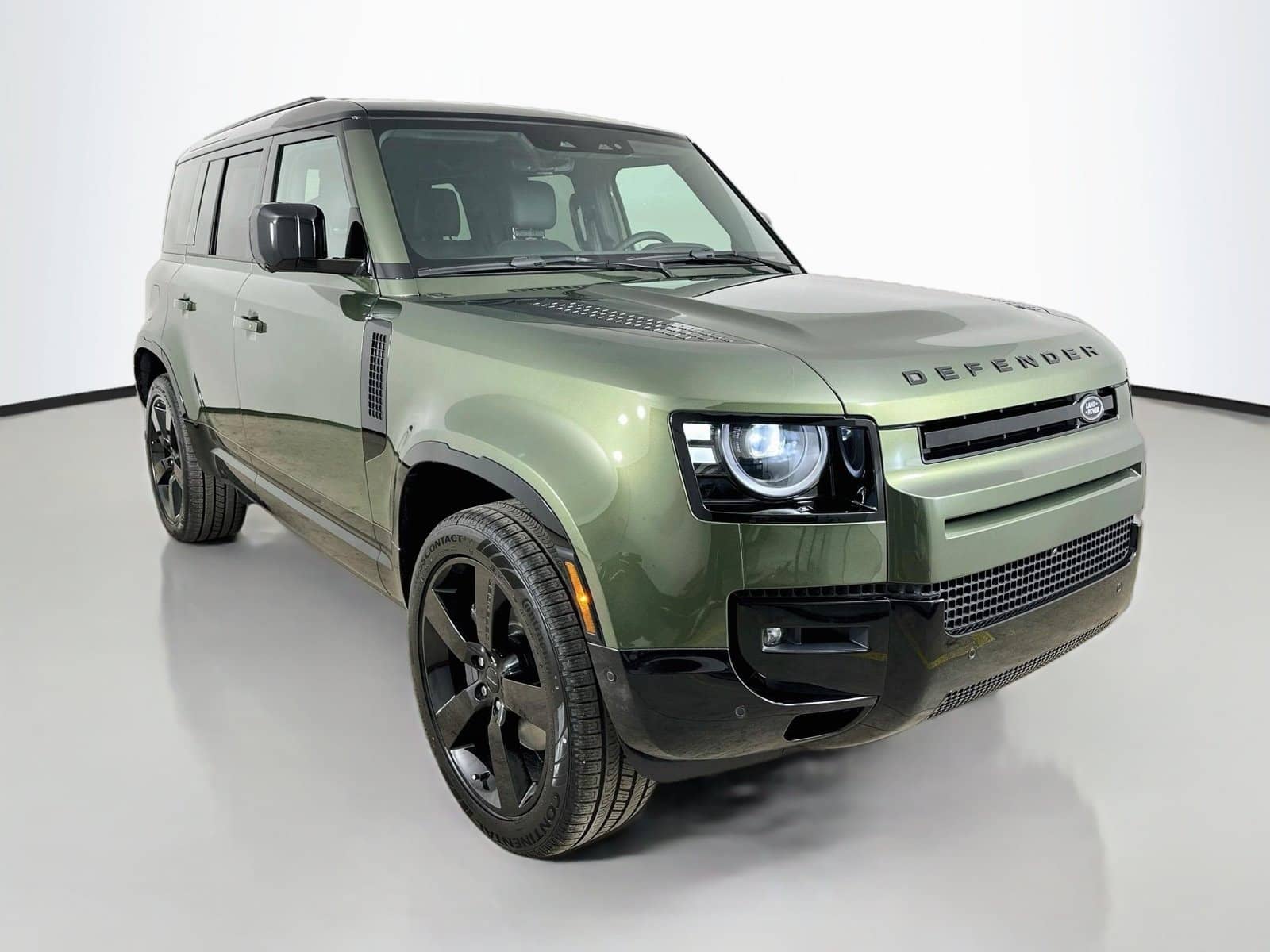 2026 Land Rover Defender - Image 3