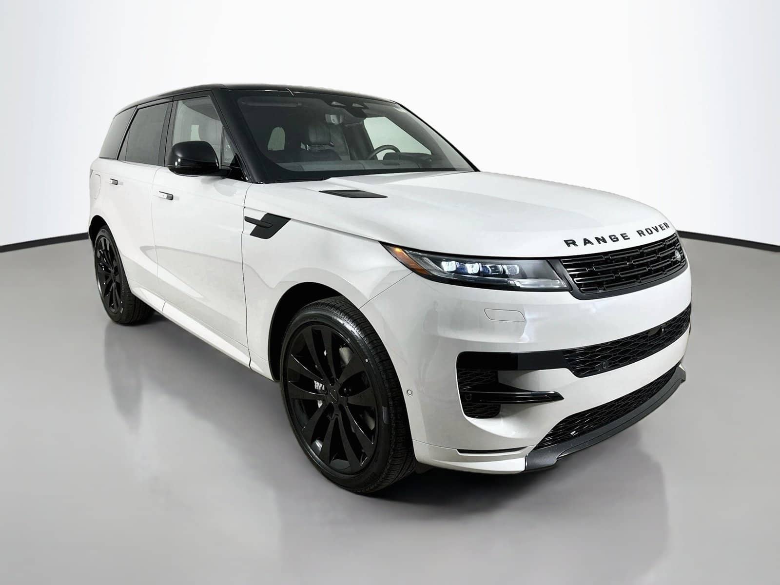 2027 Land Rover Range Rover Sport - Image 3
