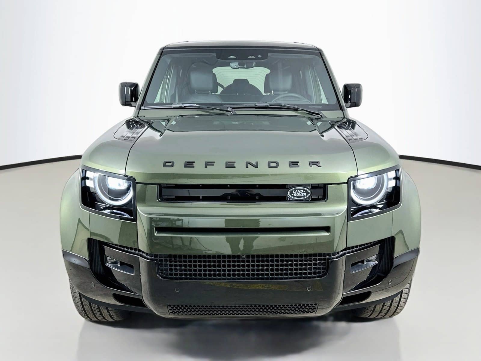 2026 Land Rover Defender - Image 2