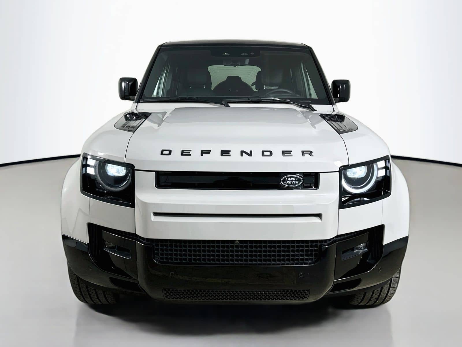 2026 Land Rover Defender - Image 2