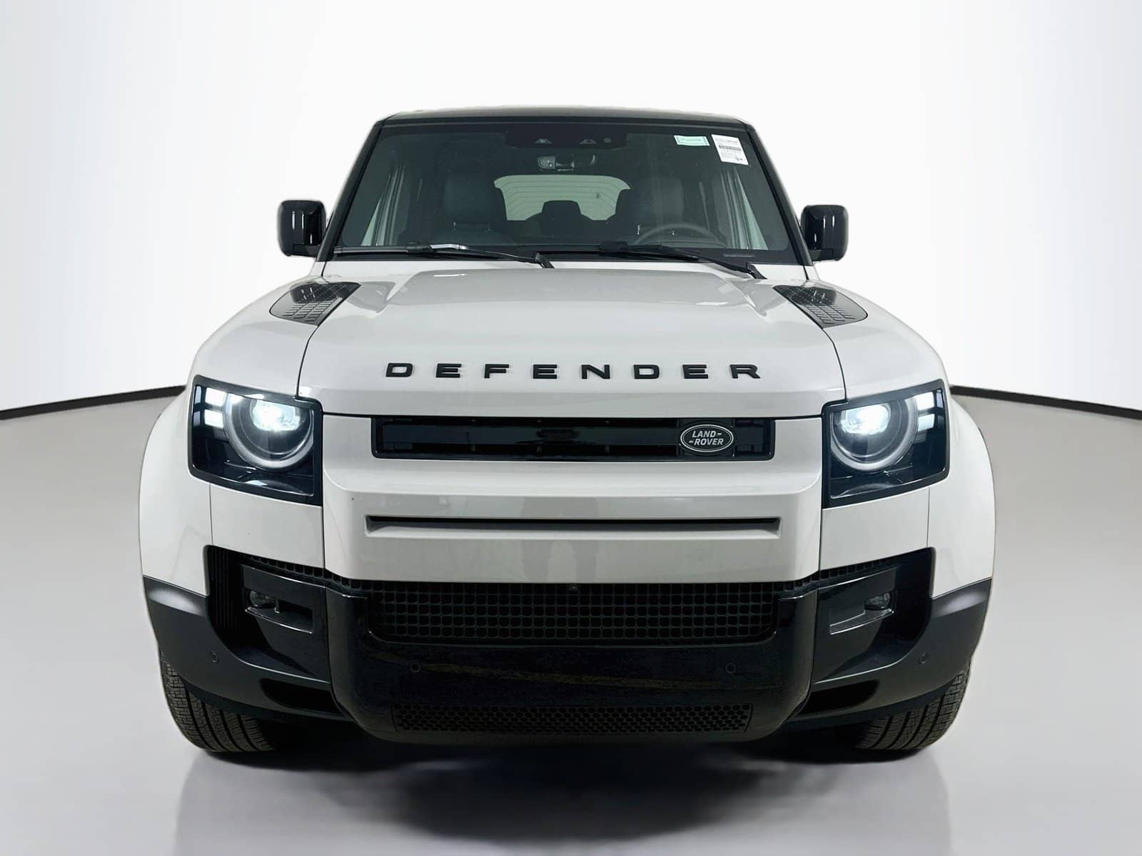 2026 Land Rover Defender - Image 2