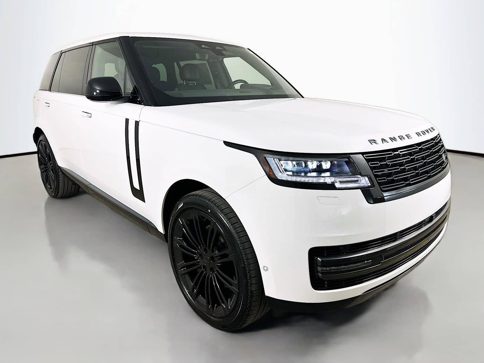 2026 Land Rover Range Rover - Image 3