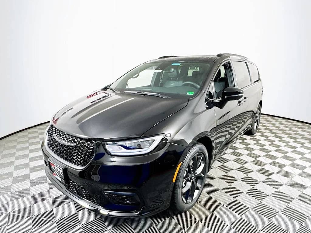 2026 Chrysler Pacifica - Image 3
