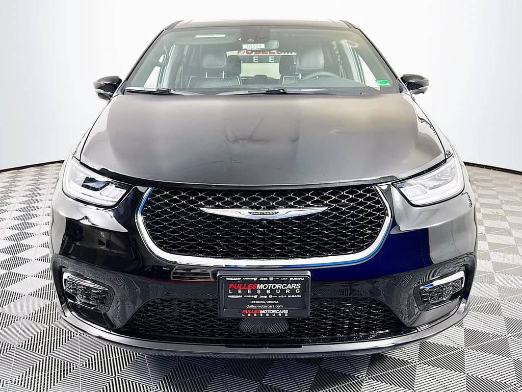 2026 Chrysler Pacifica - Image 2