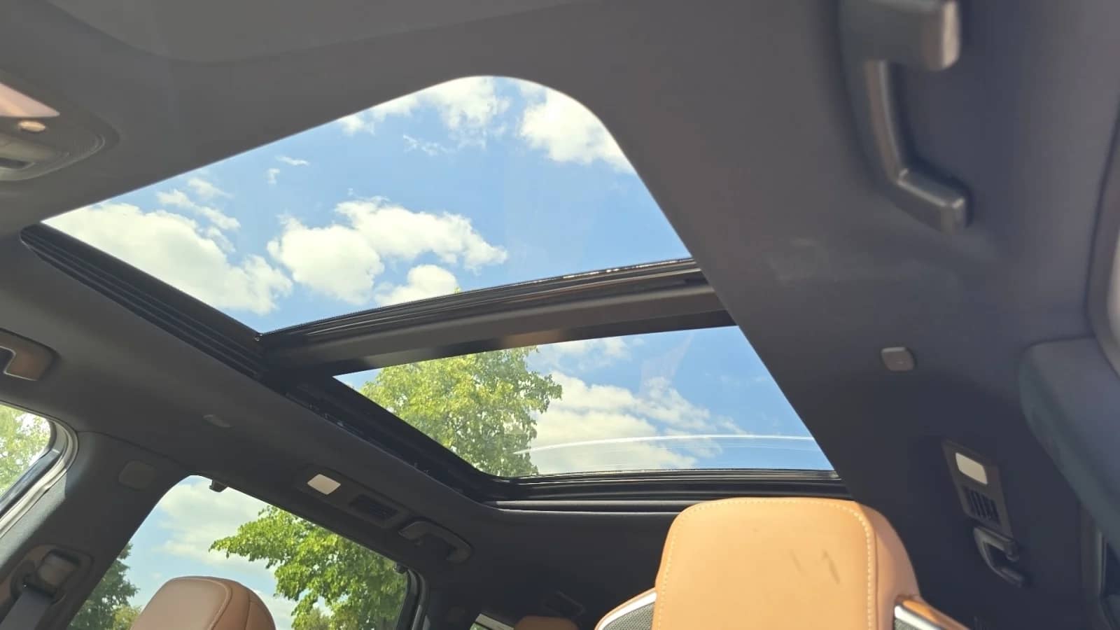 2027 INFINITI QX60 - Image 3