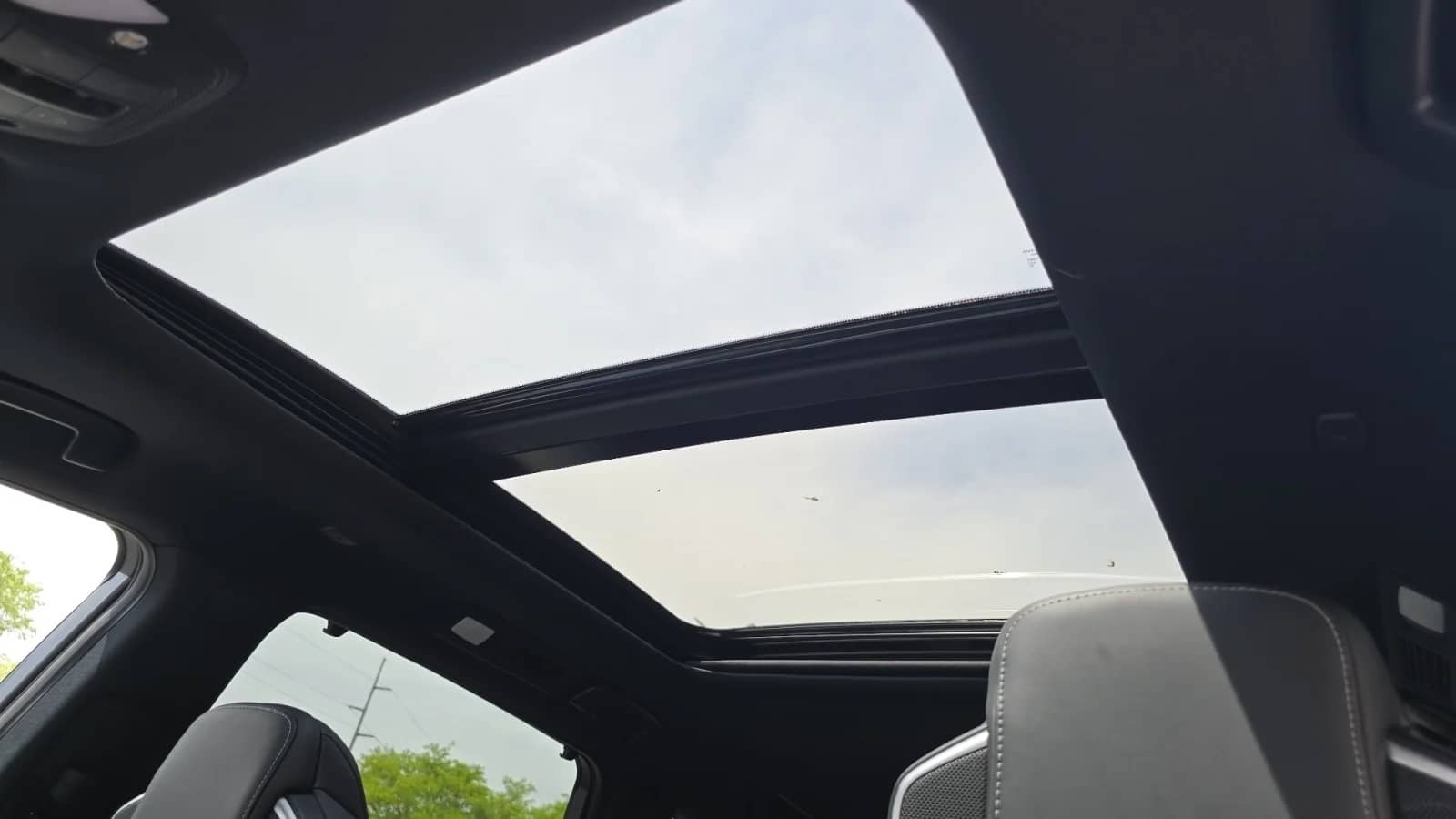 2027 INFINITI QX60 - Image 3