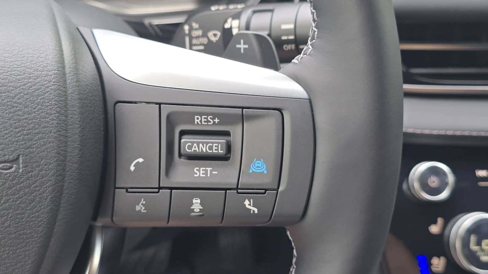 2027 INFINITI QX60 - Image 36