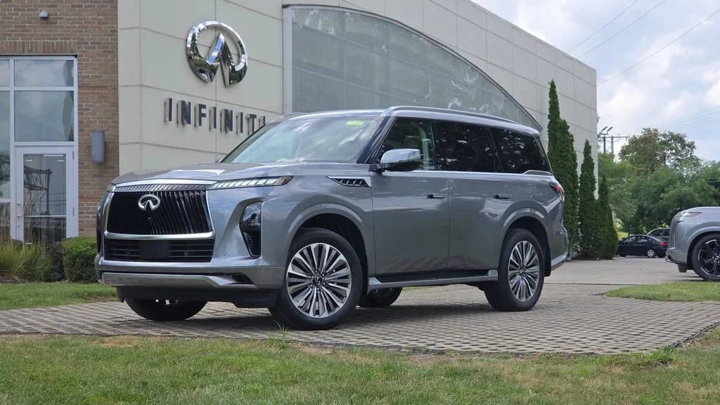 2027 INFINITI QX80 - Image 2