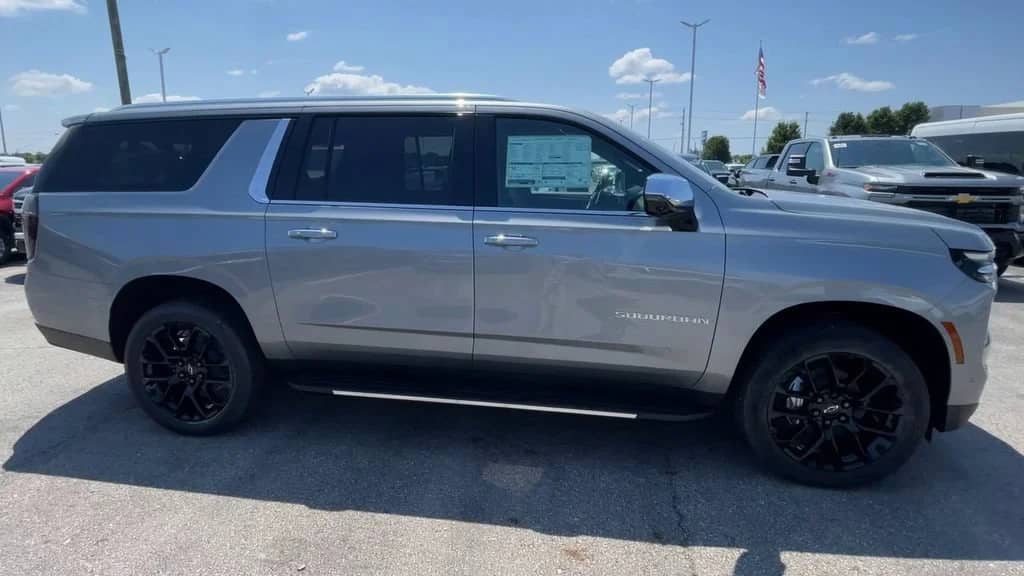 2026 Chevrolet Suburban - Image 3