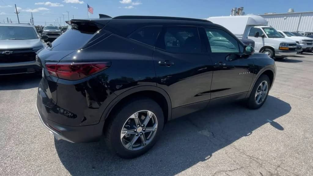 2026 Chevrolet Blazer - Image 2