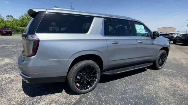 2026 Chevrolet Suburban - Image 2