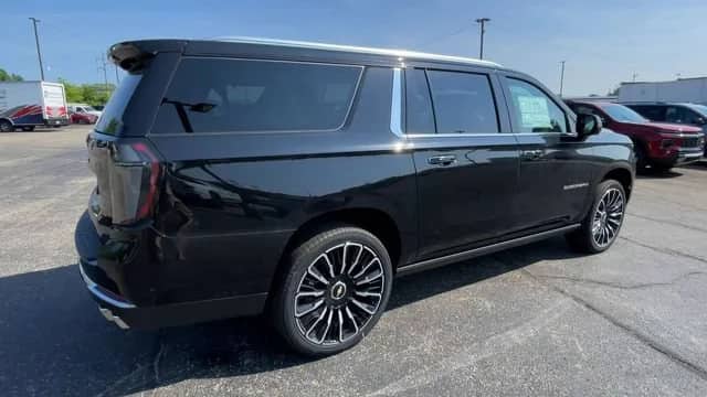 2026 Chevrolet Suburban - Image 2