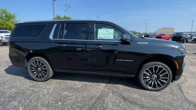 2026 Chevrolet Suburban - Image 3