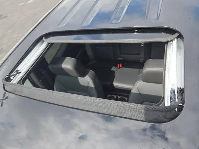 2026 GMC Canyon - Image 3