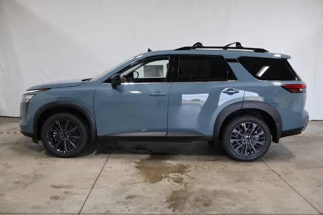 2026 Nissan Pathfinder - Image 2