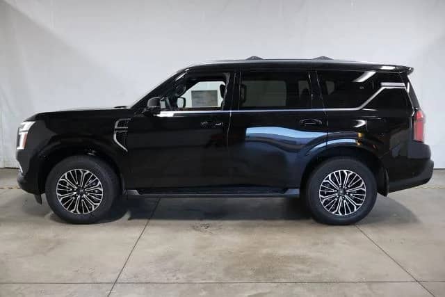 2026 Nissan Armada - Image 2