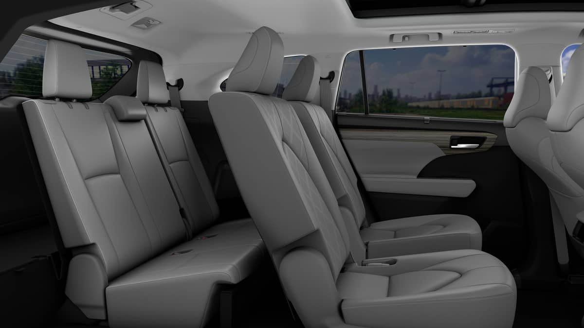 2026 Toyota Highlander - Image 21