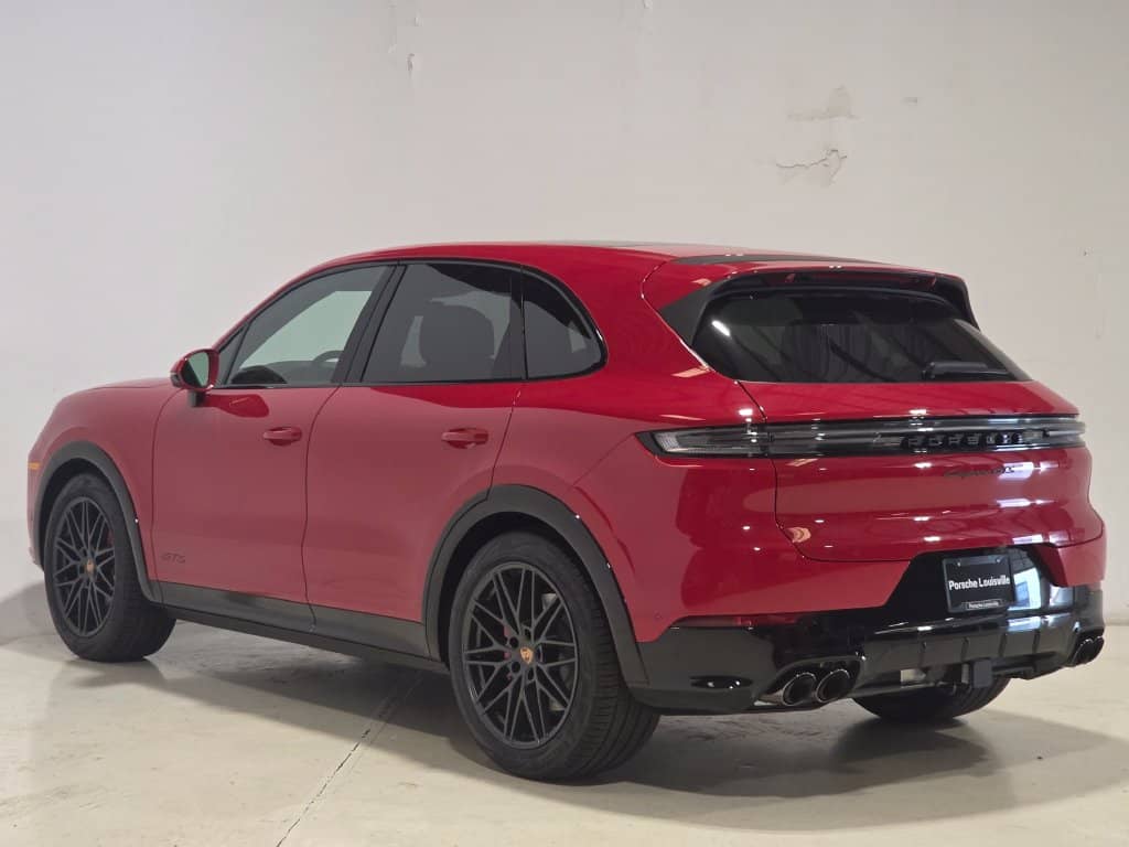 2026 Porsche Cayenne - Image 2