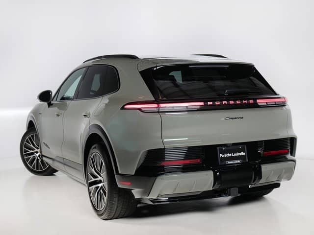 2026 Porsche Cayenne - Image 3