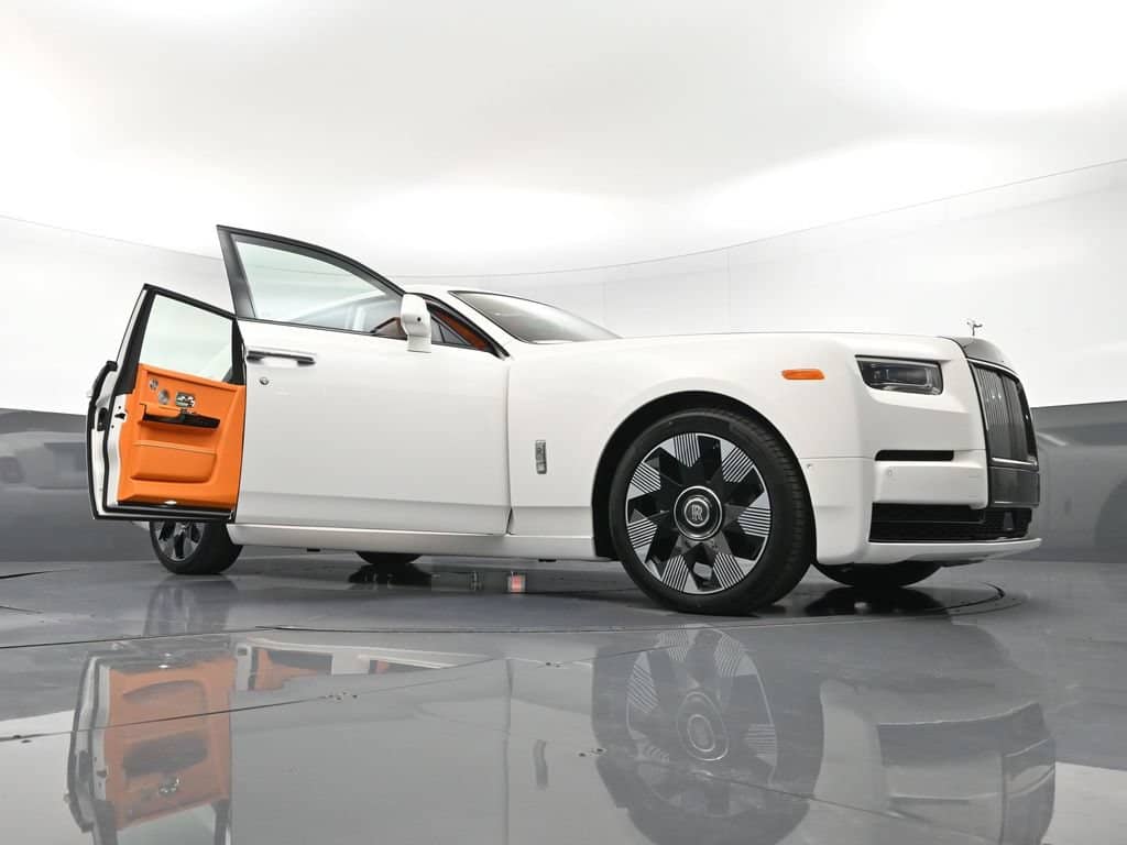 2027 Rolls-Royce Phantom - Image 42